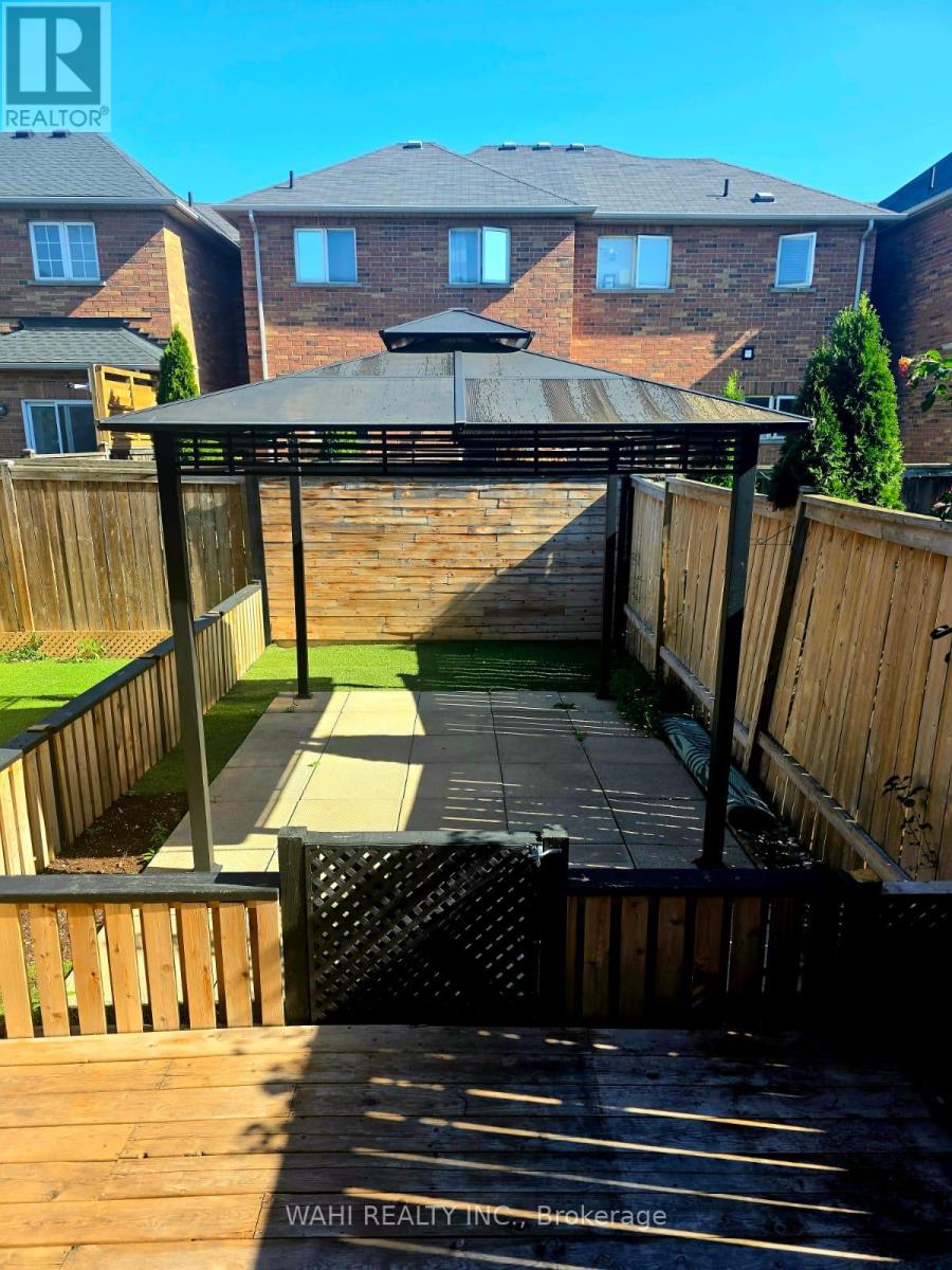 8 Lockport Way, Hamilton, Ontario  L8E 0B1 - Photo 5 - X12448541