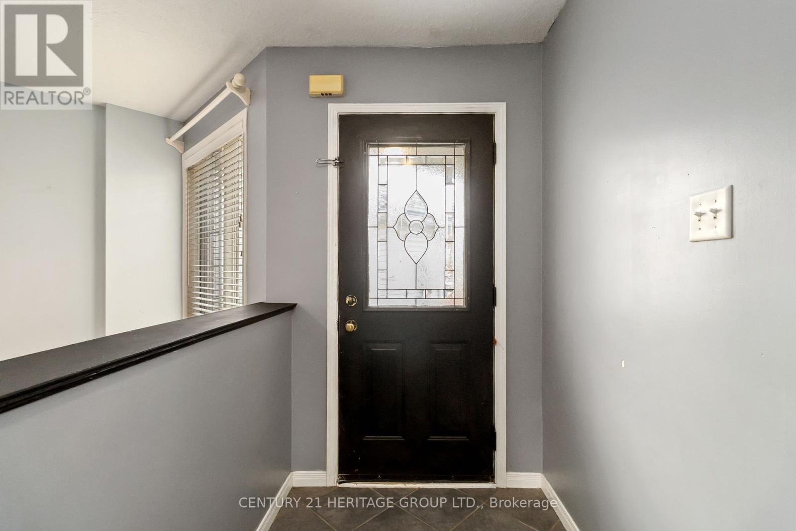 77 Doyle Drive, Guelph, Ontario N1G 5B9 - Photo 7 - X12525664