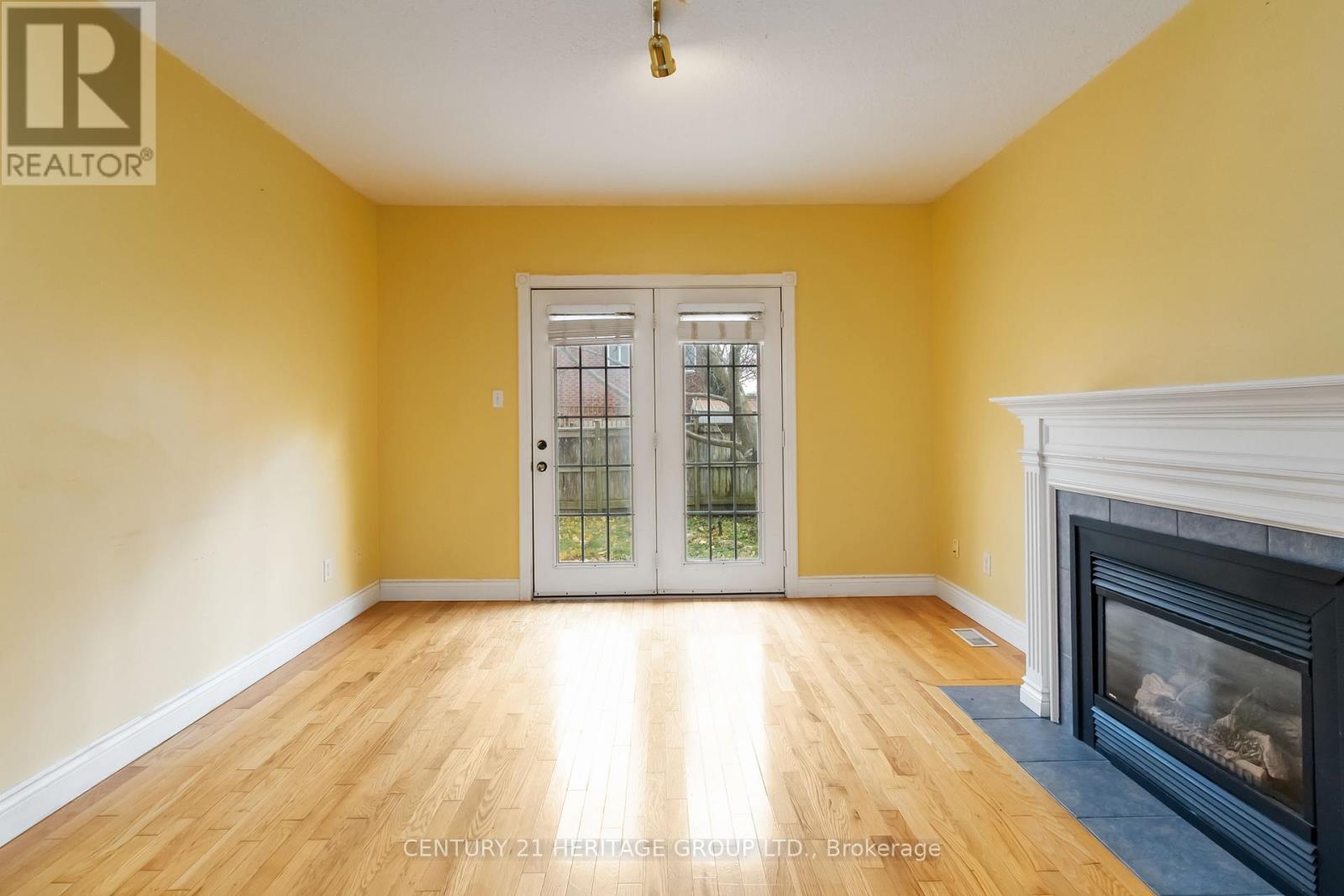 77 Doyle Drive, Guelph, Ontario N1G 5B9 - Photo 23 - X12525664