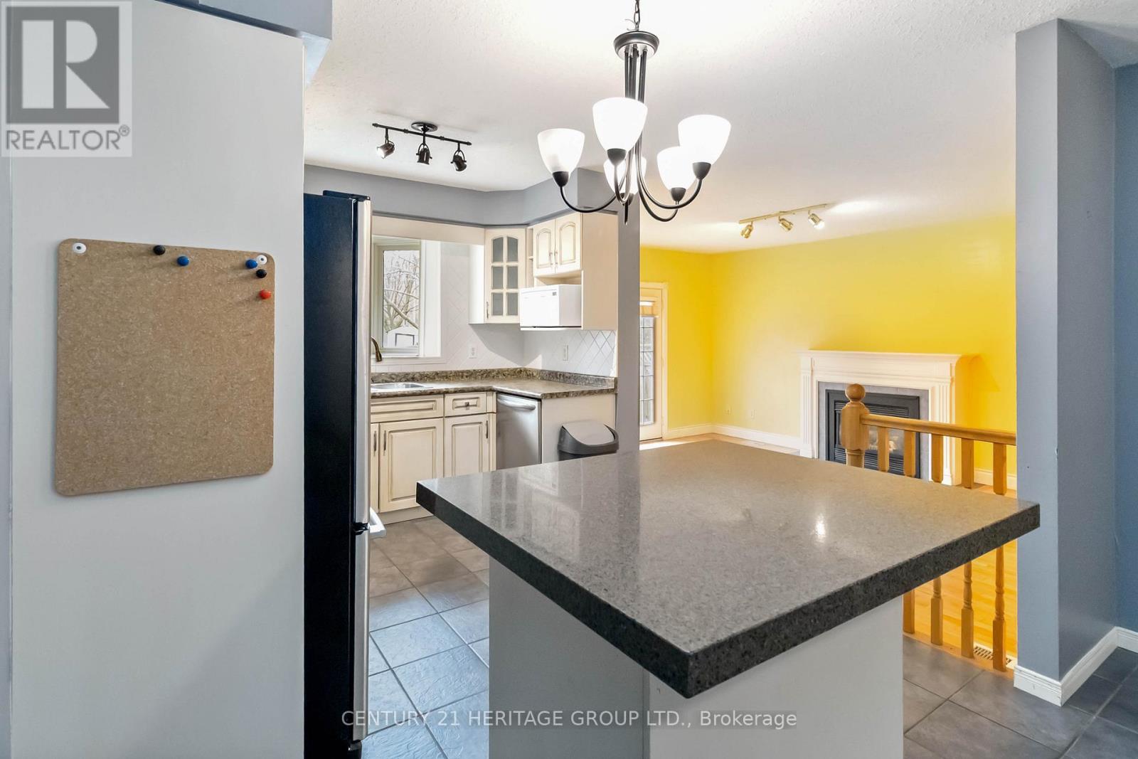 77 Doyle Drive, Guelph, Ontario N1G 5B9 - Photo 17 - X12525664