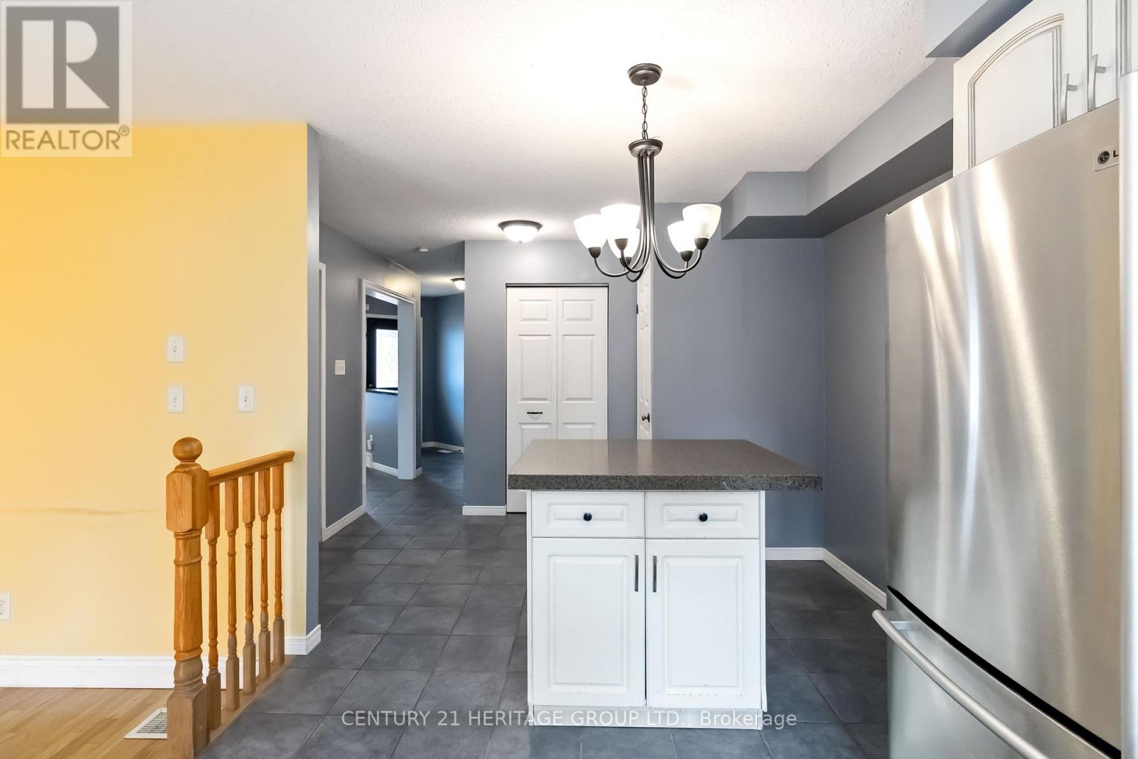 77 Doyle Drive, Guelph, Ontario N1G 5B9 - Photo 20 - X12525664