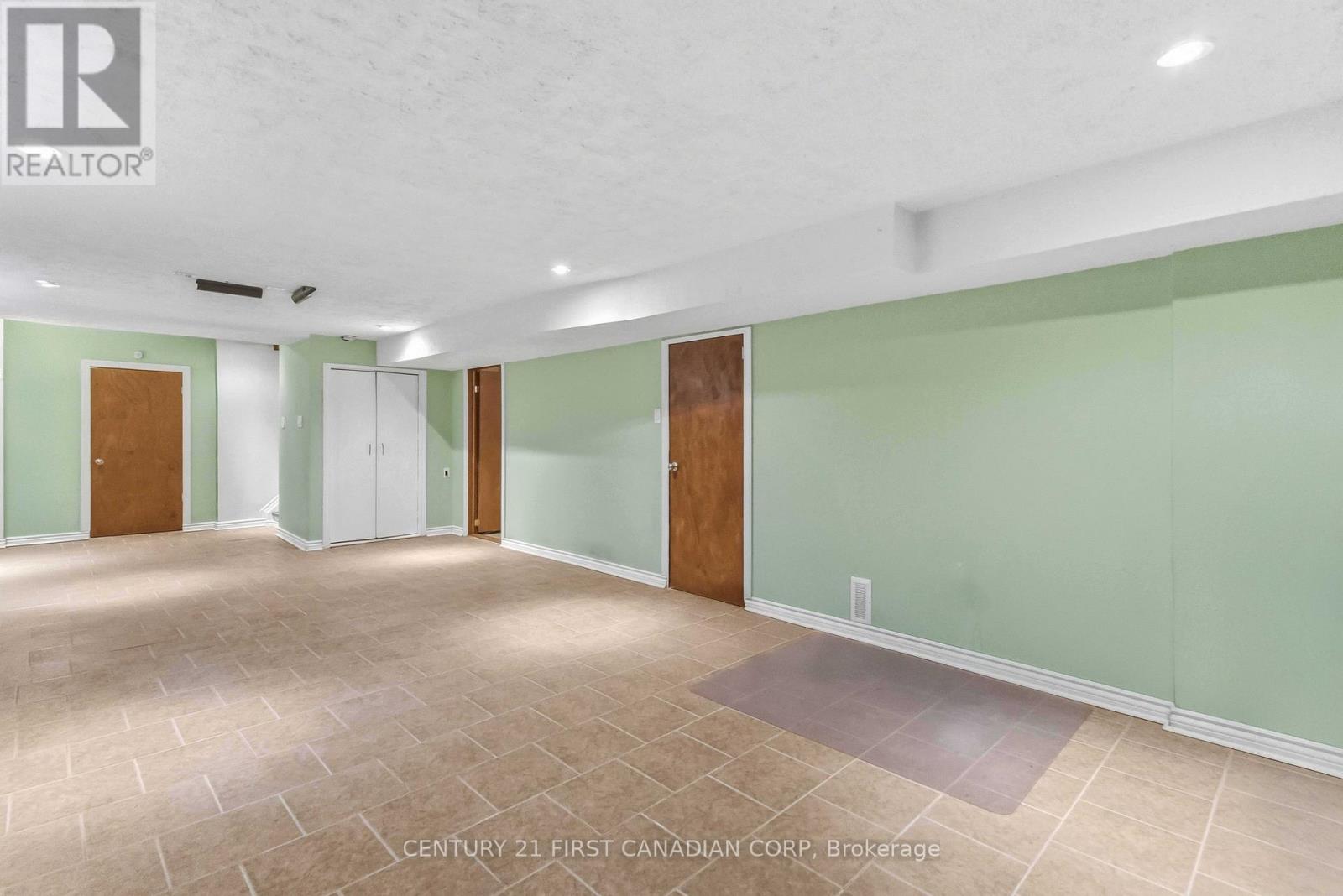 1353 South Wenige Drive, London North, Ontario  N5X 4M8 - Photo 25 - X12550634