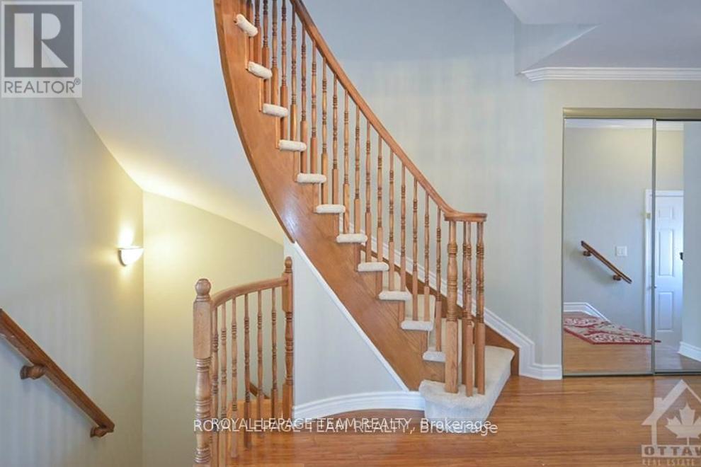 293 Forestbrook Street, Ottawa, Ontario  K2K 0B9 - Photo 2 - X12550640