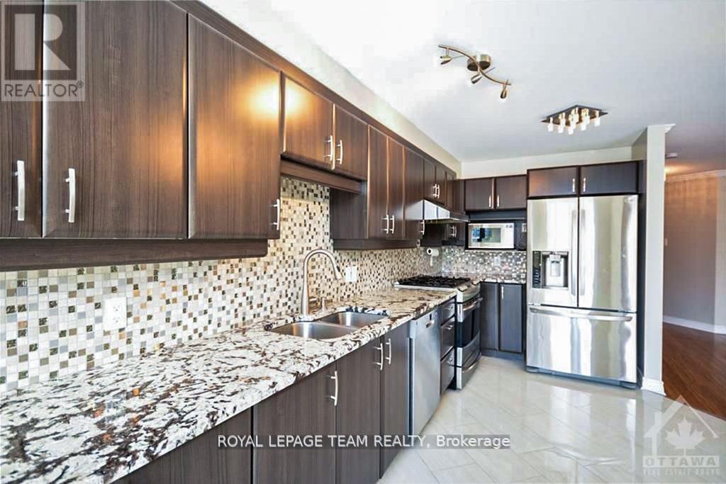 293 Forestbrook Street, Ottawa, Ontario  K2K 0B9 - Photo 3 - X12550640