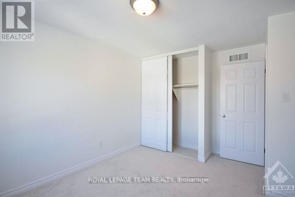 293 Forestbrook Street, Ottawa, Ontario  K2K 0B9 - Photo 7 - X12550640