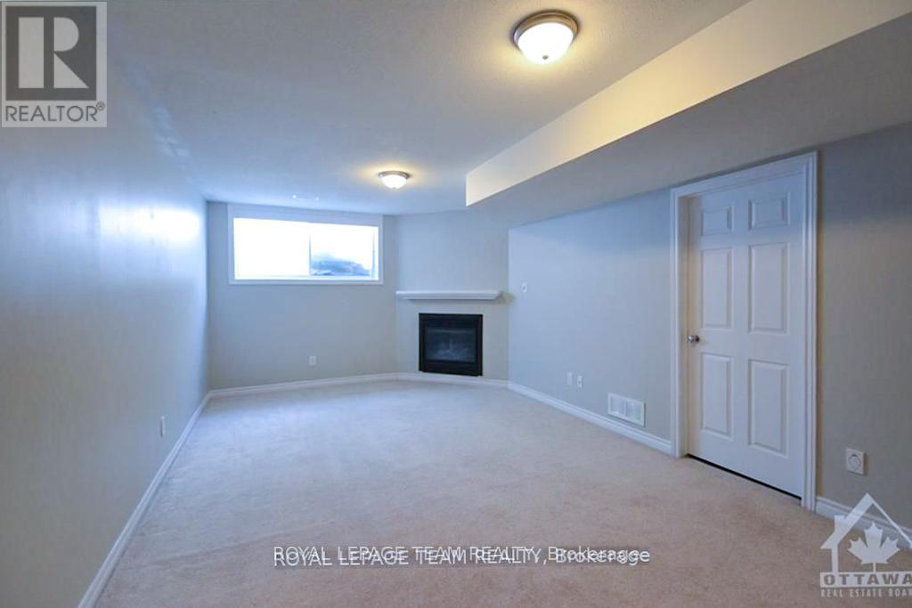 293 Forestbrook Street, Ottawa, Ontario  K2K 0B9 - Photo 9 - X12550640