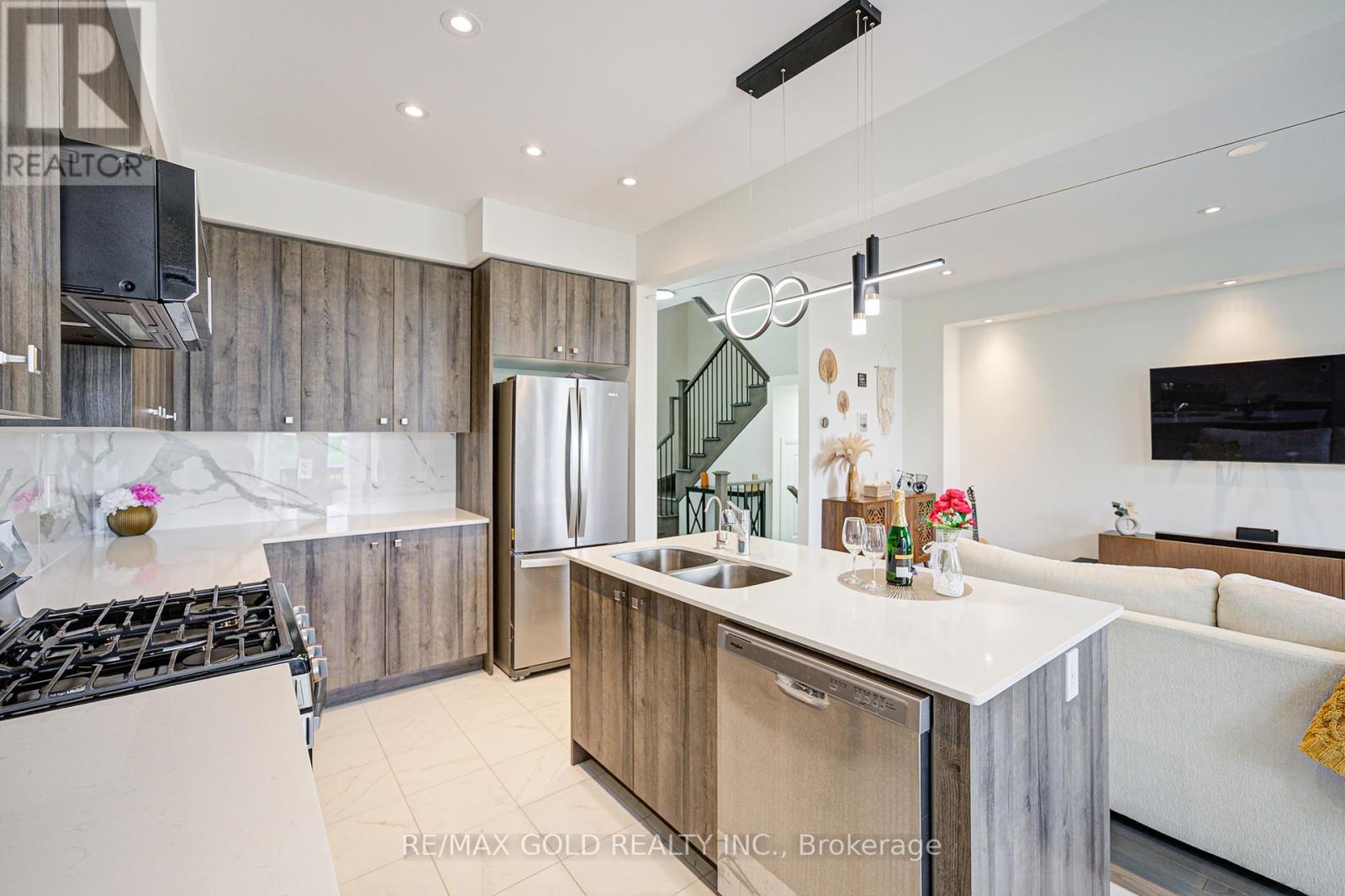 8 - 10 Freedom Crescent, Hamilton, Ontario  L0R 1W0 - Photo 11 - X12550366