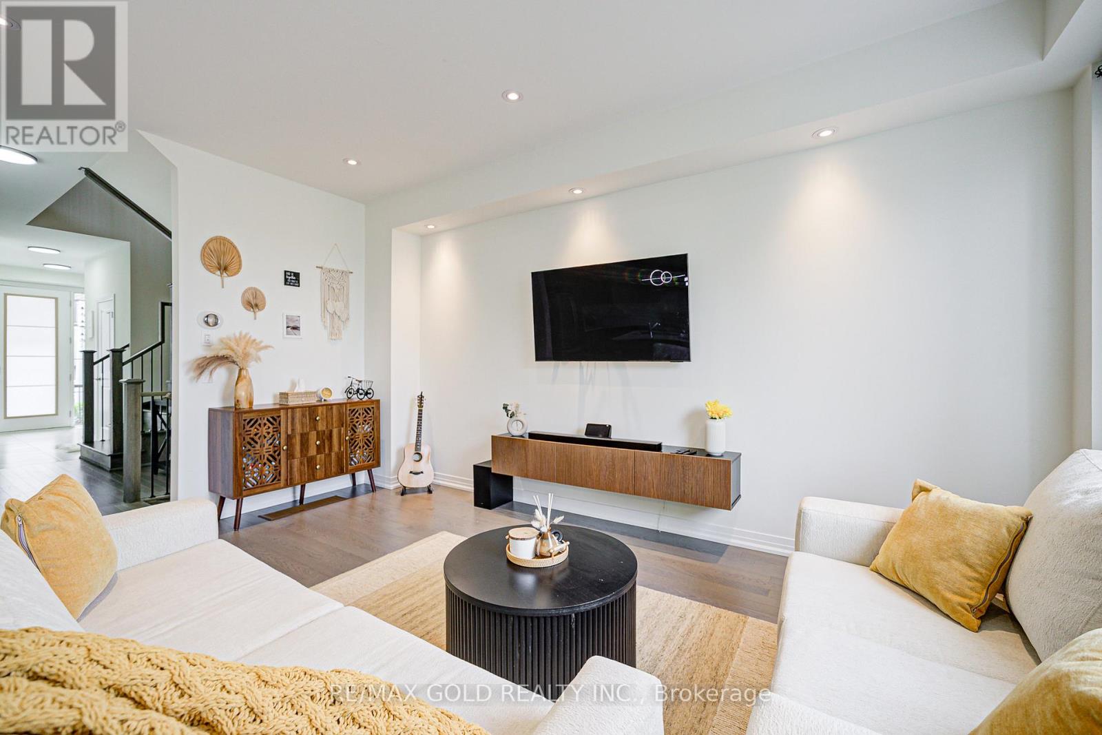 8 - 10 Freedom Crescent, Hamilton, Ontario  L0R 1W0 - Photo 18 - X12550366