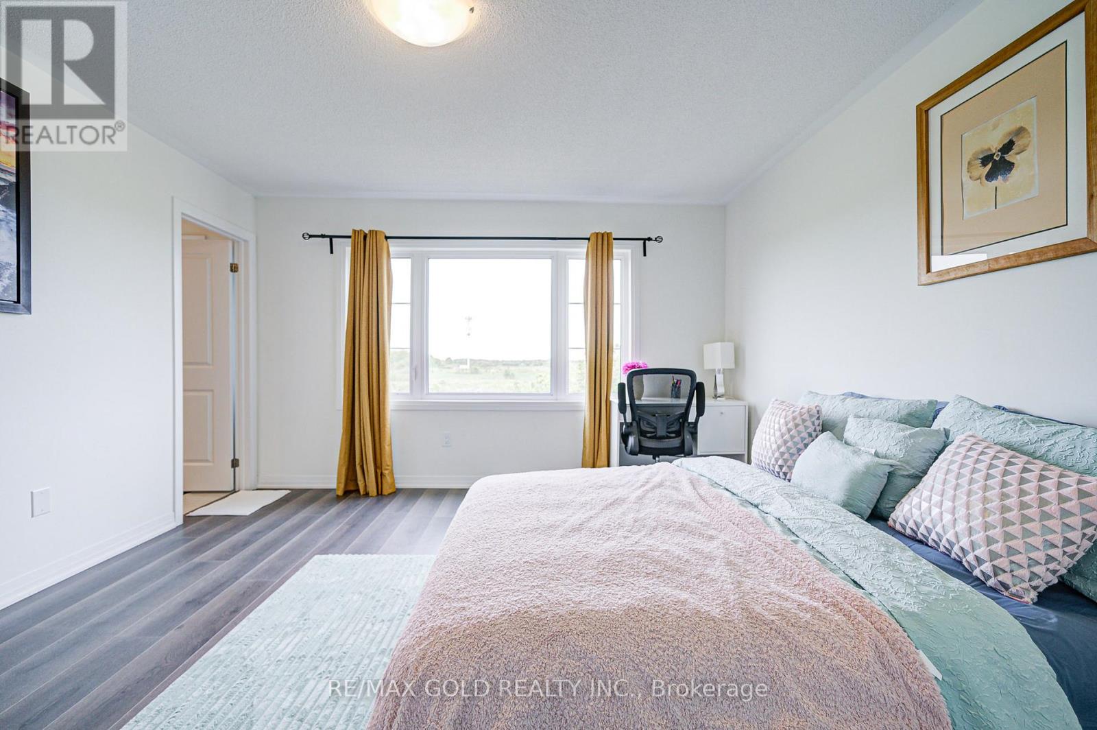 8 - 10 Freedom Crescent, Hamilton, Ontario  L0R 1W0 - Photo 34 - X12550366