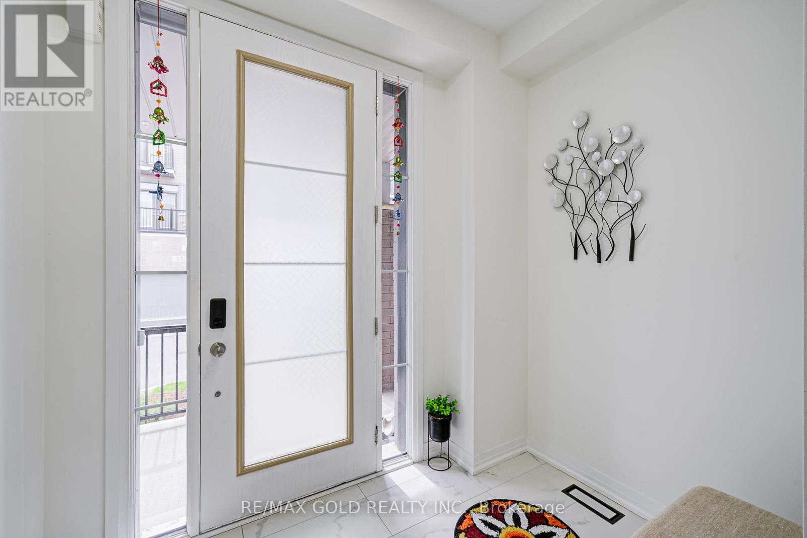 8 - 10 Freedom Crescent, Hamilton, Ontario  L0R 1W0 - Photo 6 - X12550366