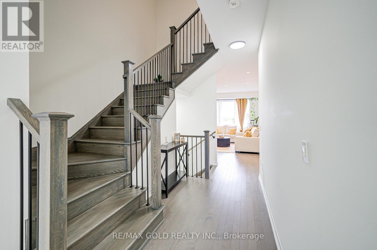 8 - 10 Freedom Crescent, Hamilton, Ontario  L0R 1W0 - Photo 9 - X12550366