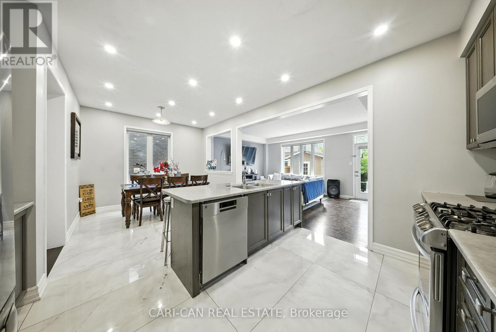 122 Longboat Run West, Brantford, Ontario  N3T 0P3 - Photo 10 - X12550420