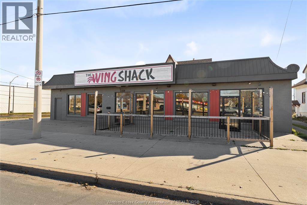 MLS# 25028929: 1959 TECUMSEH ROAD West, Windsor, Canada