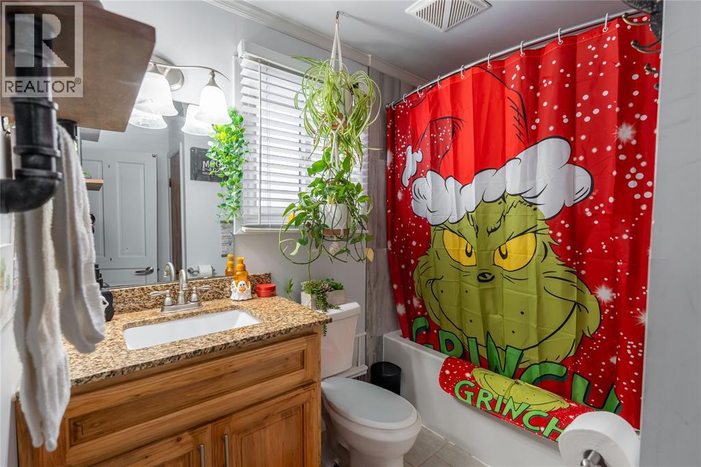 6288 Spruce Street, Lambton Shores, Ontario  N0N 1J2 - Photo 12 - 25028888