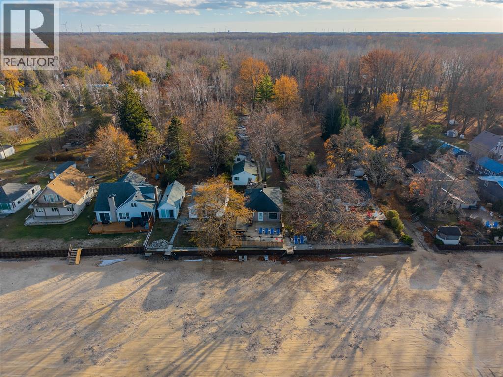 6288 Spruce Street, Lambton Shores, Ontario  N0N 1J2 - Photo 3 - 25028890