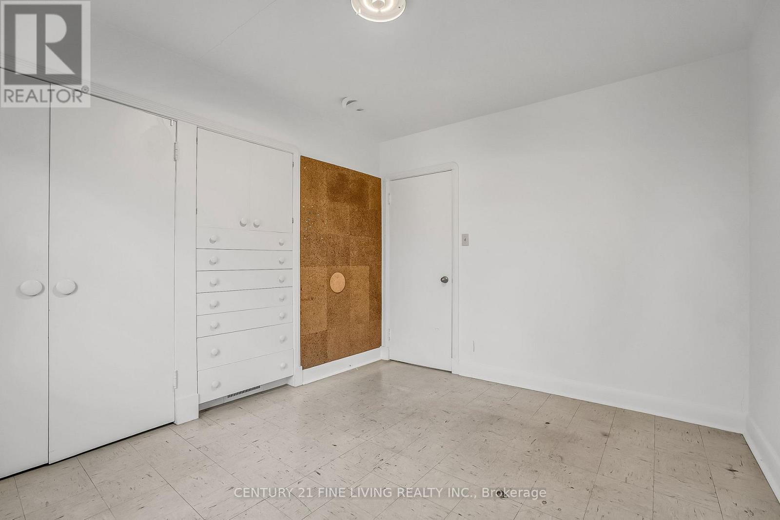 20 Owen Boulevard, Toronto, Ontario  M2P 1E9 - Photo 32 - C12546196