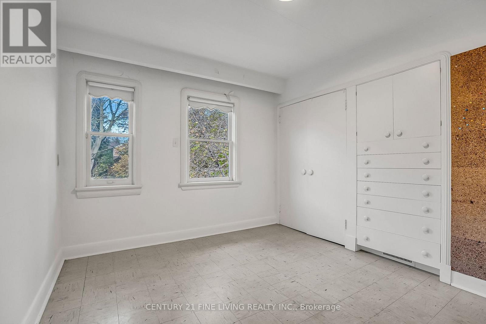 20 Owen Boulevard, Toronto, Ontario  M2P 1E9 - Photo 33 - C12546196