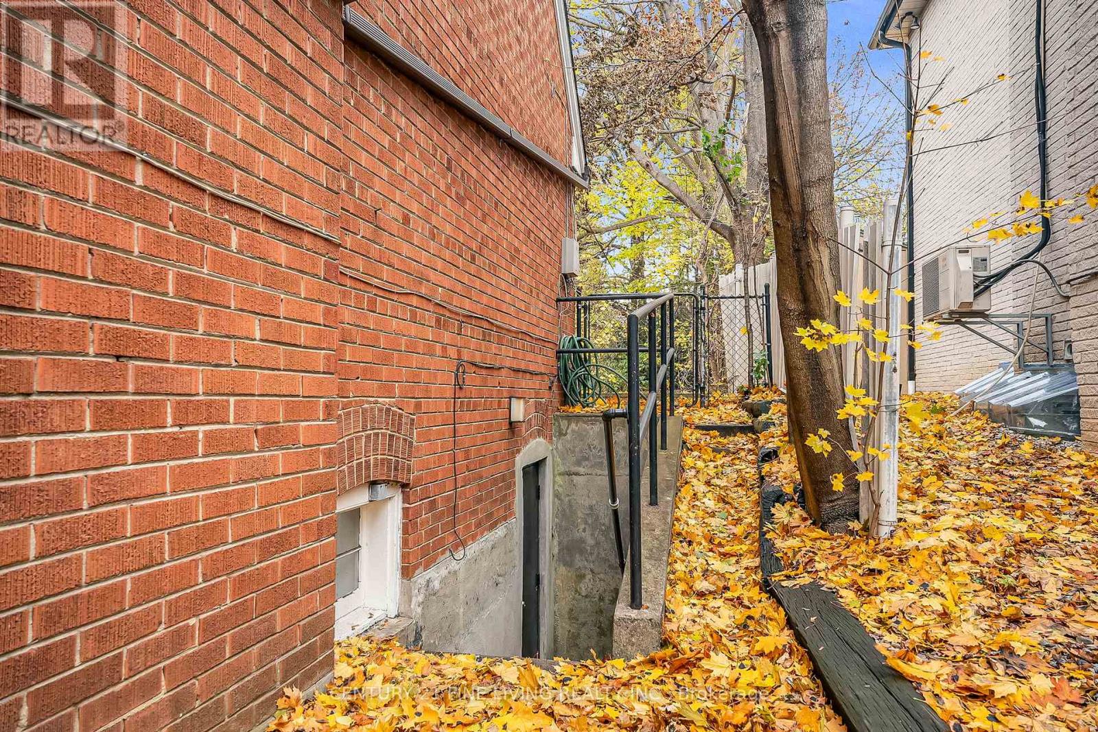 20 Owen Boulevard, Toronto, Ontario  M2P 1E9 - Photo 42 - C12546196