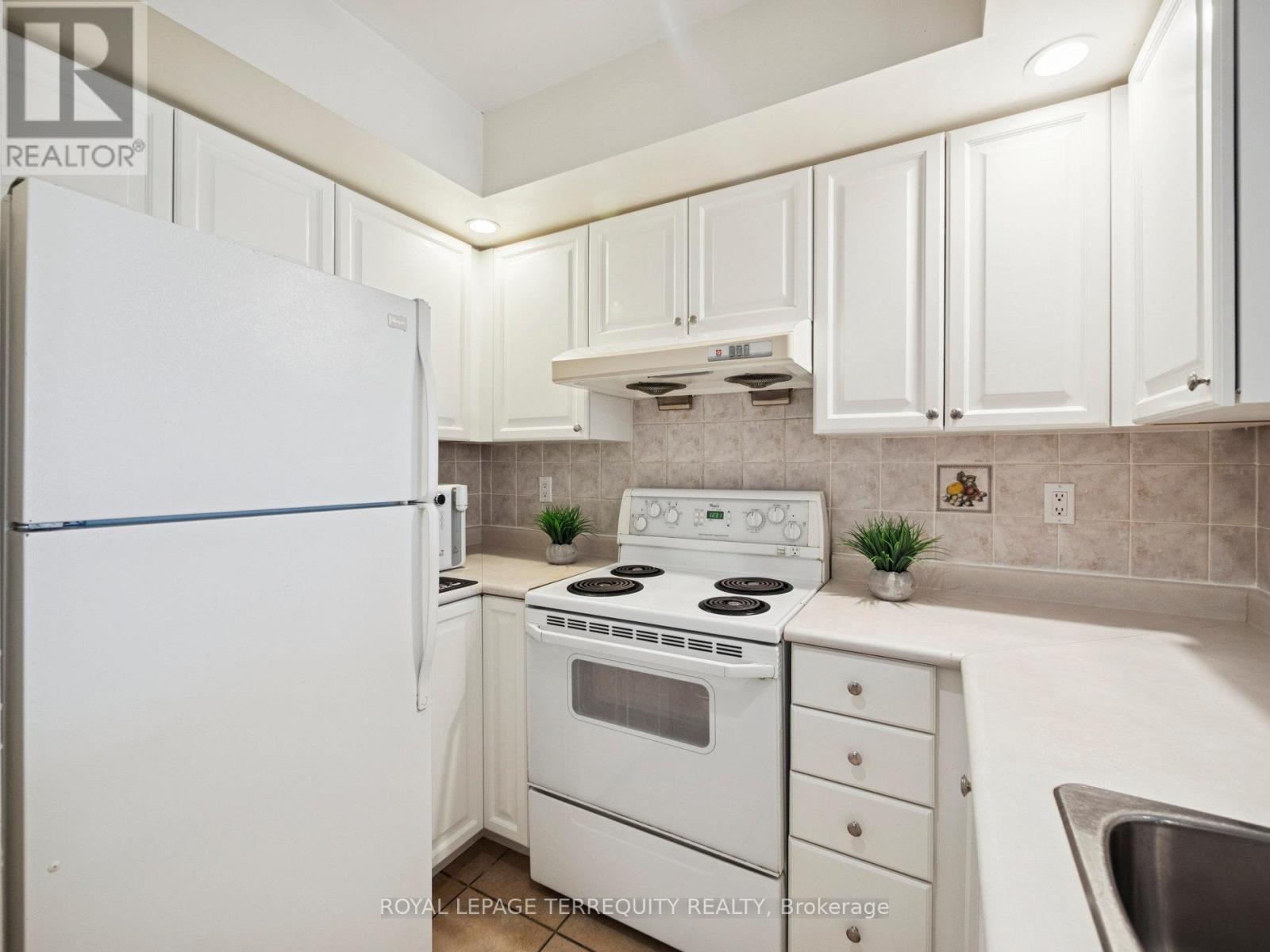 565 - 123 Omni Drive, Toronto, Ontario  M1P 5A8 - Photo 14 - E12550164