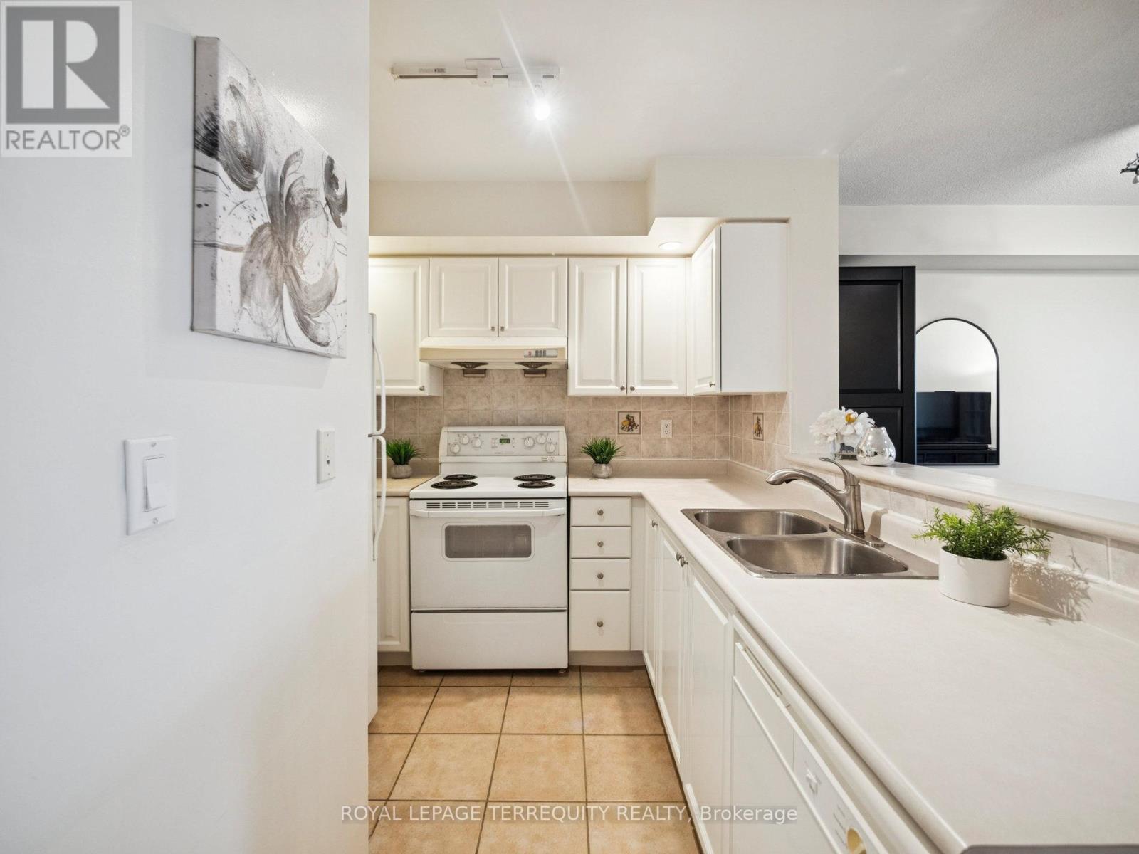 565 - 123 Omni Drive, Toronto, Ontario  M1P 5A8 - Photo 13 - E12550164