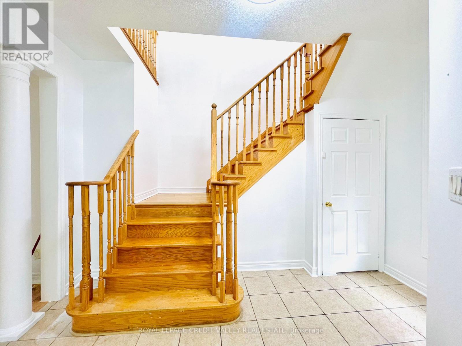 33 Fairlawn Boulevard, Brampton, Ontario L6P 2X4 - Photo 10 - W12499050