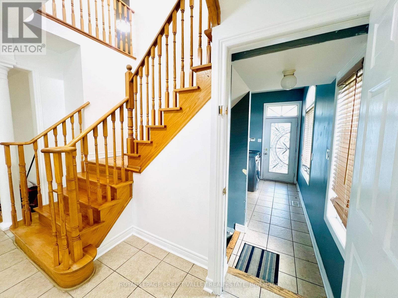 33 Fairlawn Boulevard, Brampton, Ontario L6P 2X4 - Photo 9 - W12499050