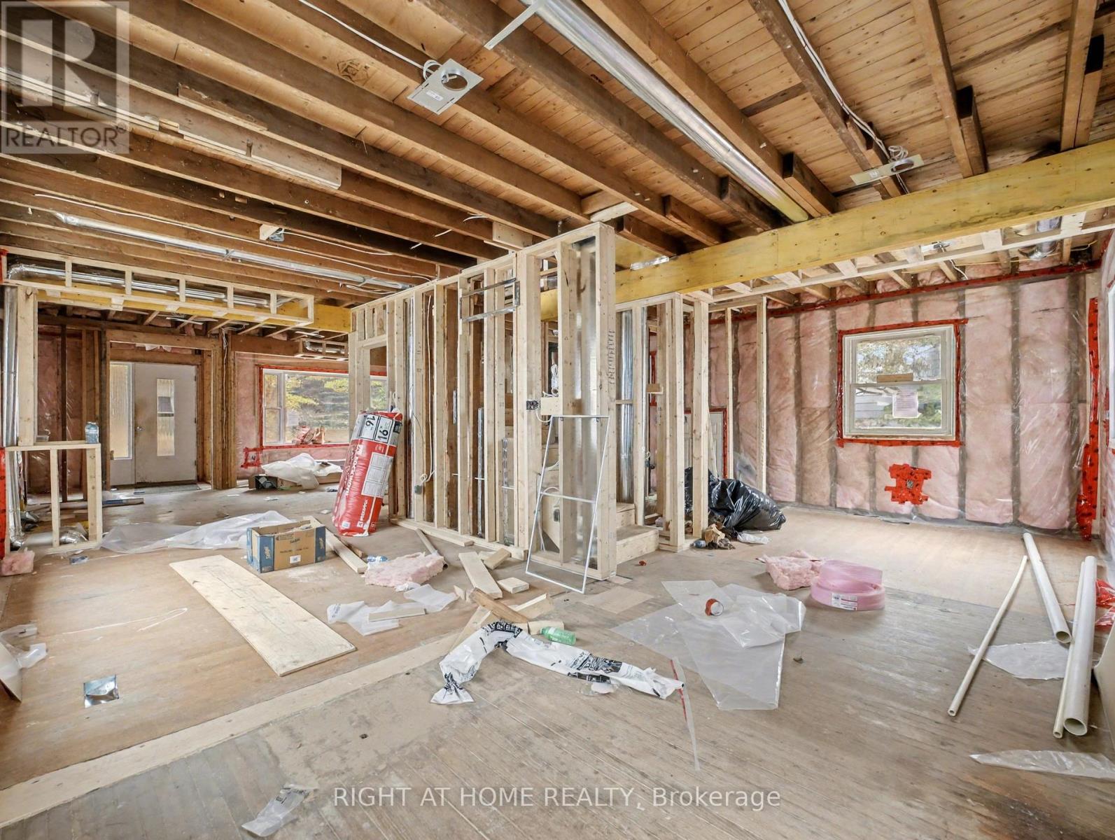 178 Main Street W, Grimsby, Ontario L3M 1S3 - Photo 2 - X12547102