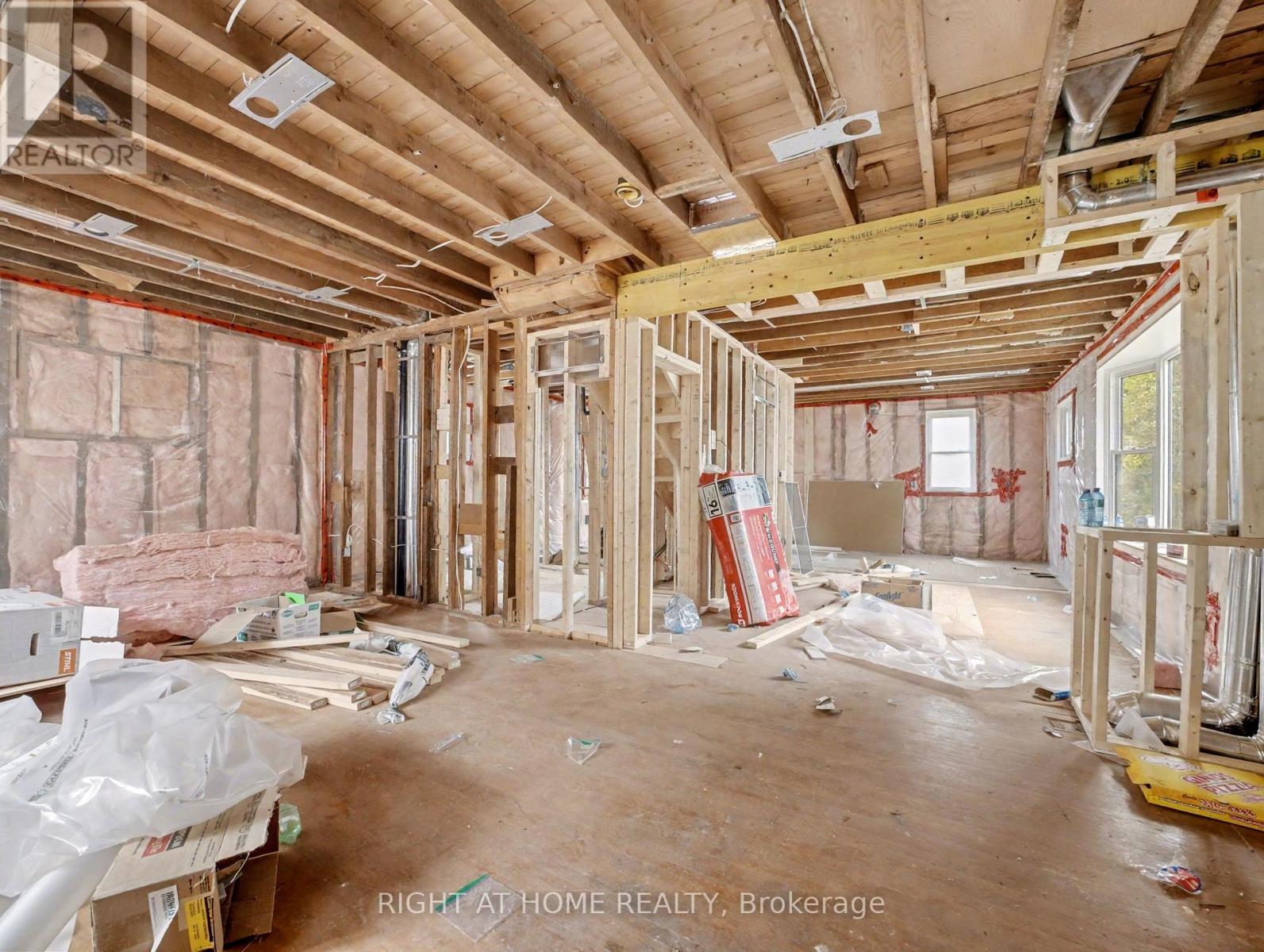 178 Main Street W, Grimsby, Ontario L3M 1S3 - Photo 3 - X12547102