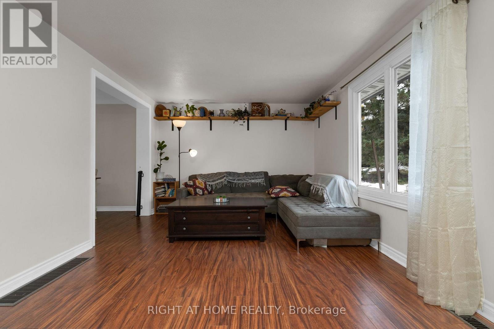 2421 10 Side Road N, New Tecumseth, Ontario  L0G 1W0 - Photo 13 - N12542576