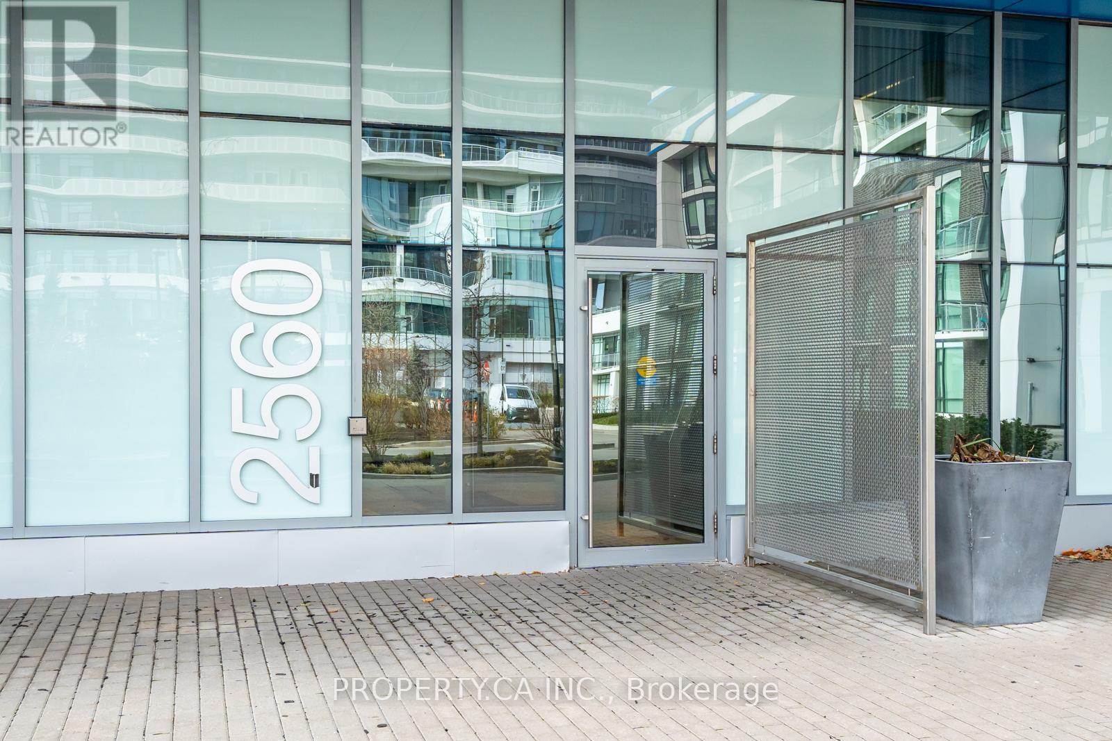 2102 - 2560 Eglinton Avenue W, Mississauga, Ontario  L5M 0Y3 - Photo 2 - W12550504