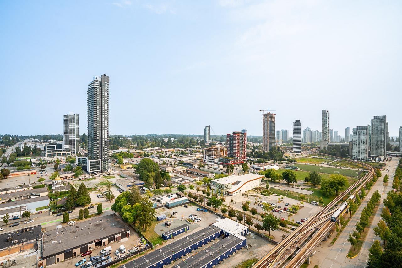 2501 10777 University Drive, Surrey, British Columbia  V3T 0E6 - Photo 2 - R3067580