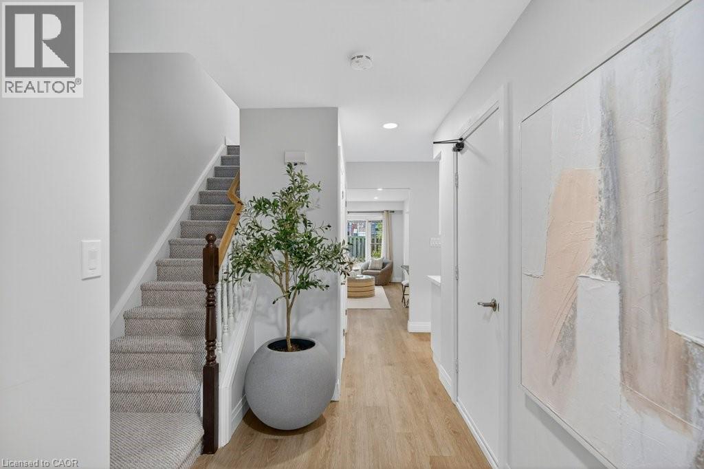 14 Brucedale Avenue E Unit# 18, Hamilton, Ontario  L9A 1M8 - Photo 3 - 40785723