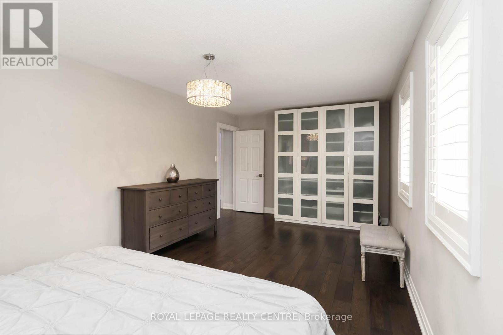 466 Malaga Road, Mississauga, Ontario  L5B 3W2 - Photo 19 - W12510290