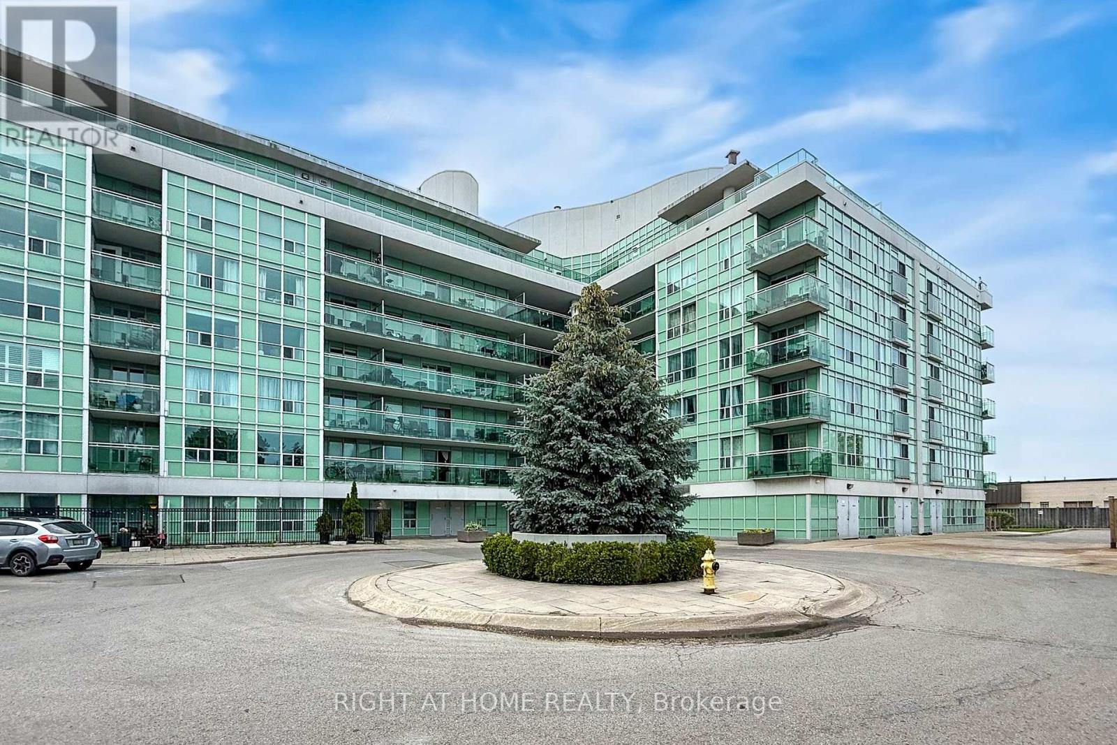 230 - 60 Fairfax Crescent, Toronto, Ontario  M1L 0E1 - Photo 2 - E12550736