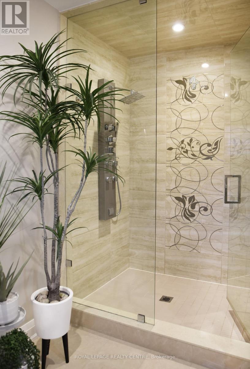 466 Malaga Road, Mississauga, Ontario  L5B 3W2 - Photo 21 - W12510290