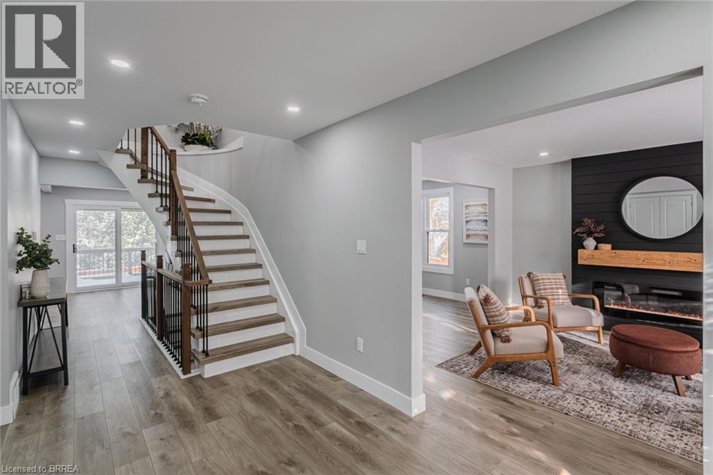 Property at 11 ROYAL OAK Drive image 3