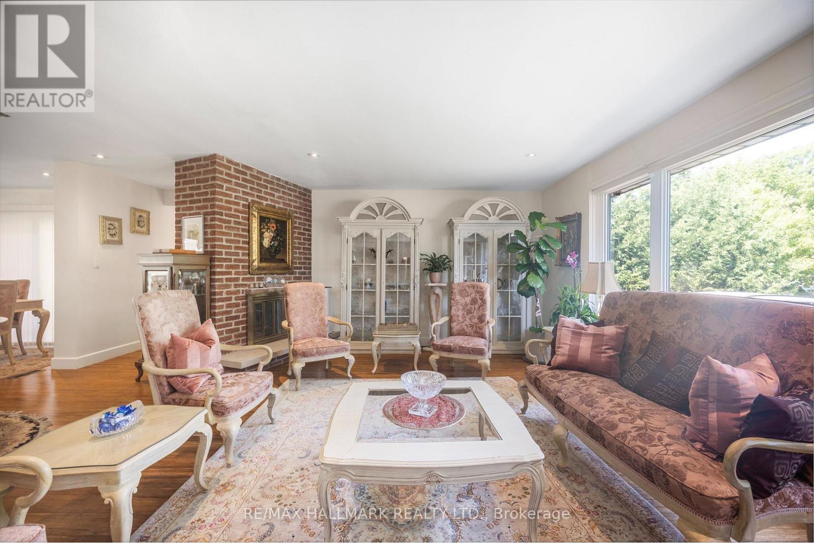 19 Talwood Drive, Toronto, Ontario  M3B 2P4 - Photo 11 - C12550630