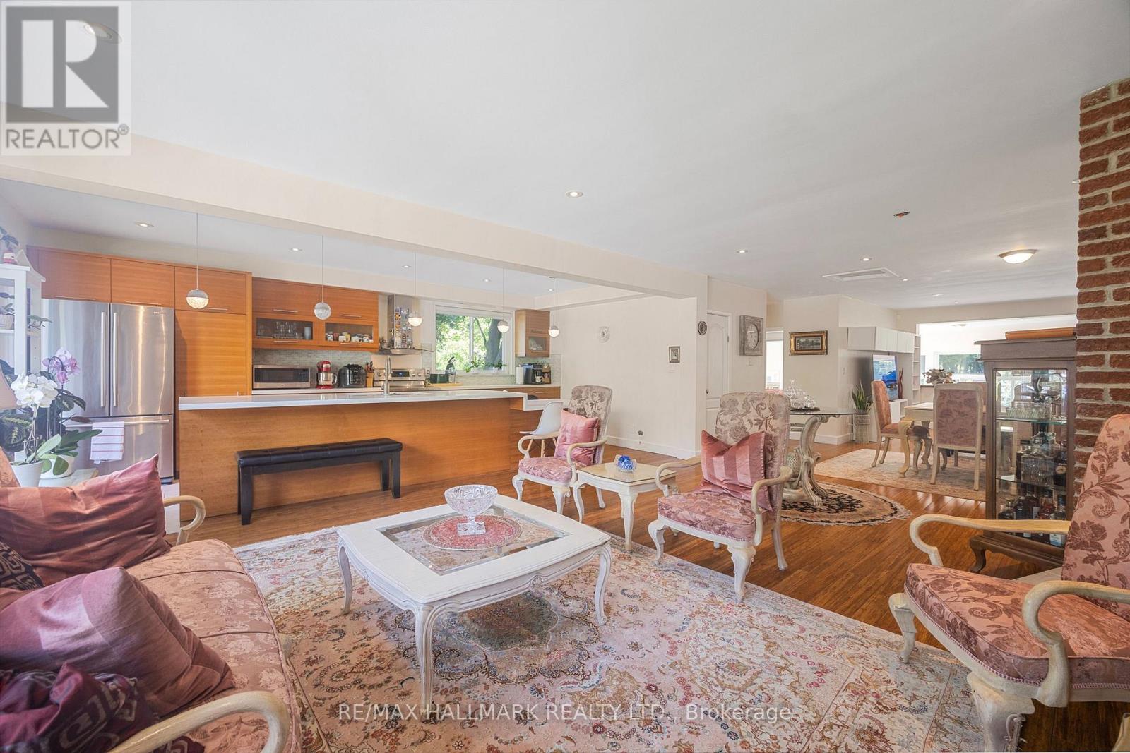 19 Talwood Drive, Toronto, Ontario  M3B 2P4 - Photo 13 - C12550630