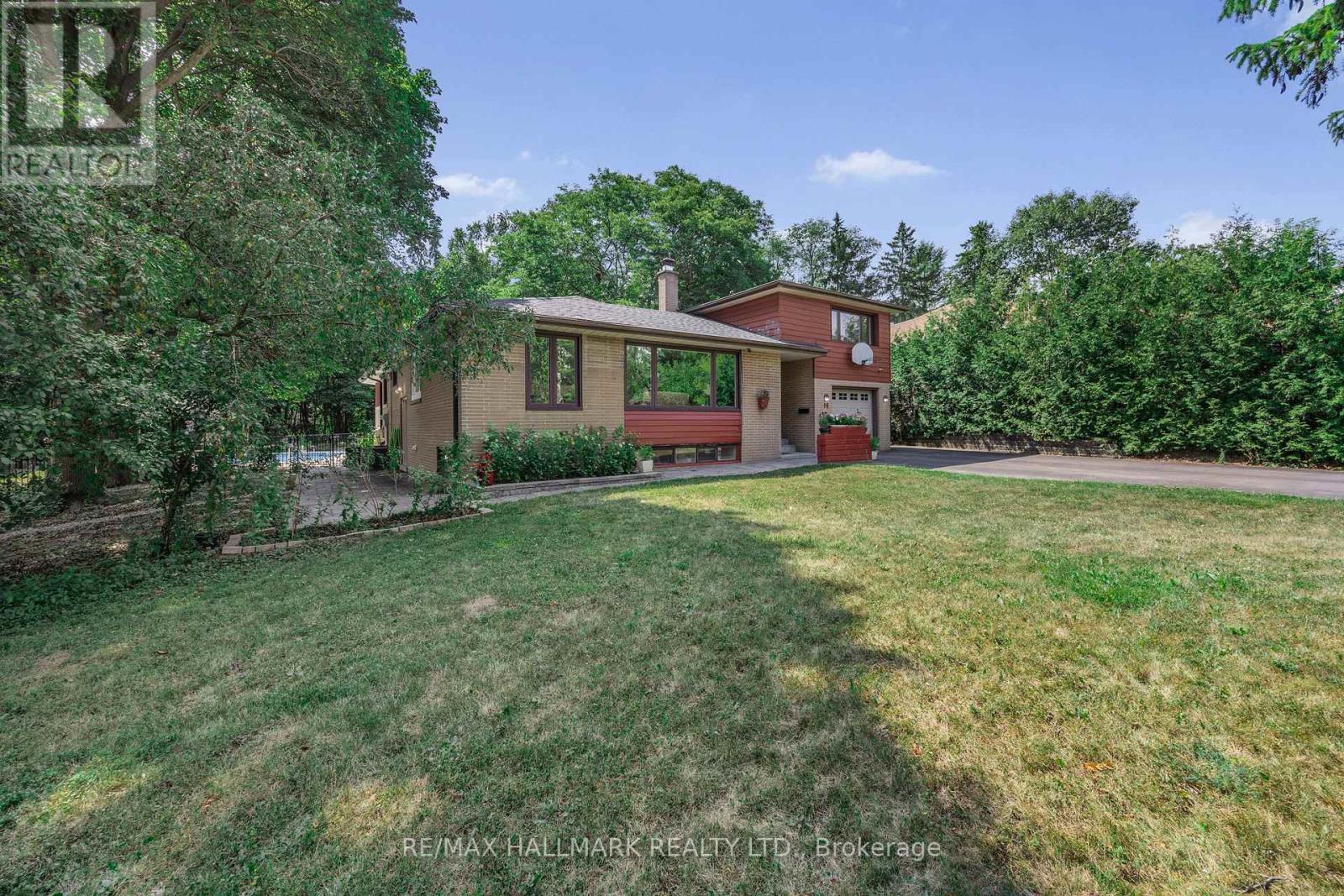 19 Talwood Drive, Toronto, Ontario  M3B 2P4 - Photo 3 - C12550630