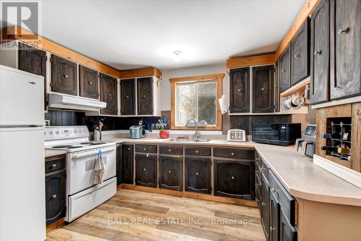 7 Upper Turriff Road, Bancroft, Ontario  K0L 2L0 - Photo 7 - X12550874