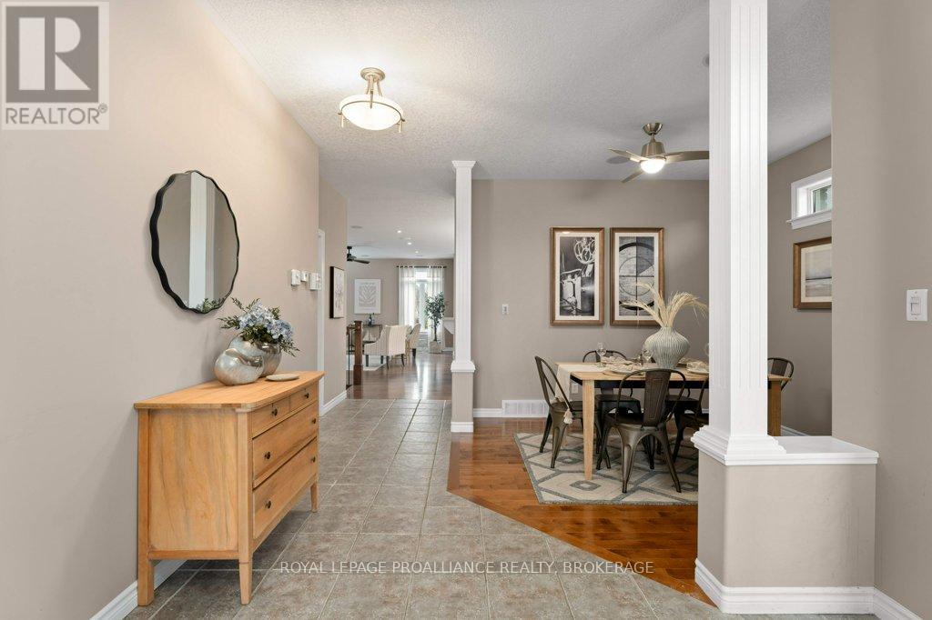 524 Baldwin Court, Kingston, Ontario K7P 0C8 - Photo 4 - X12550700