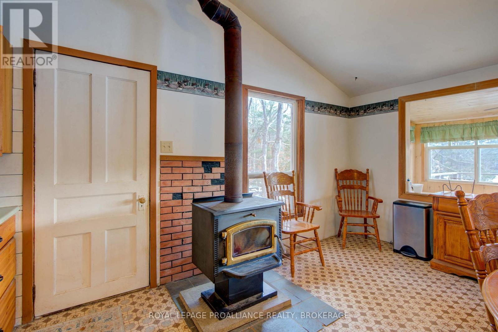 72 Dragonfly Lane, Frontenac, Ontario K0H 2L0 - Photo 16 - X12550770