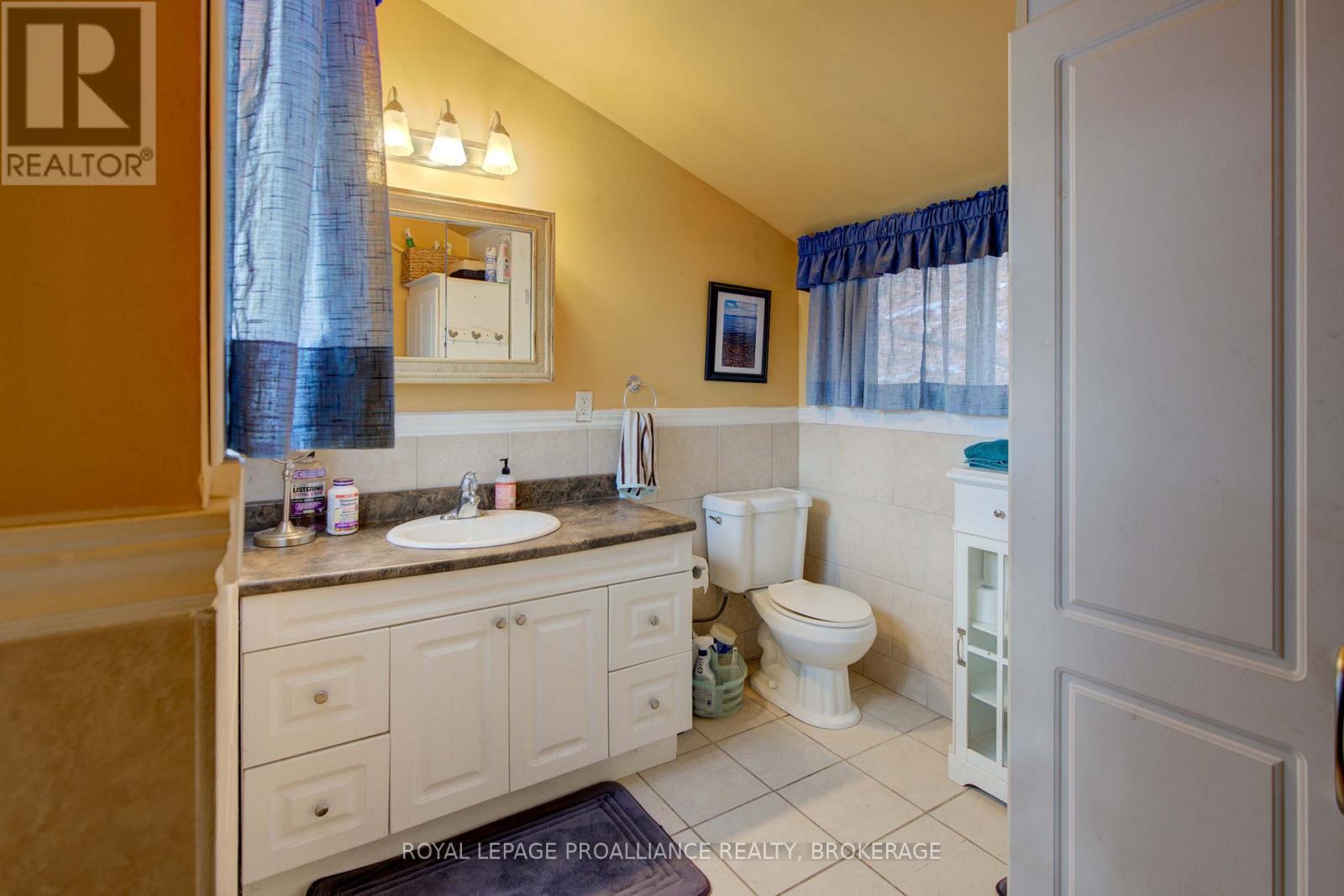 72 Dragonfly Lane, Frontenac, Ontario K0H 2L0 - Photo 24 - X12550770