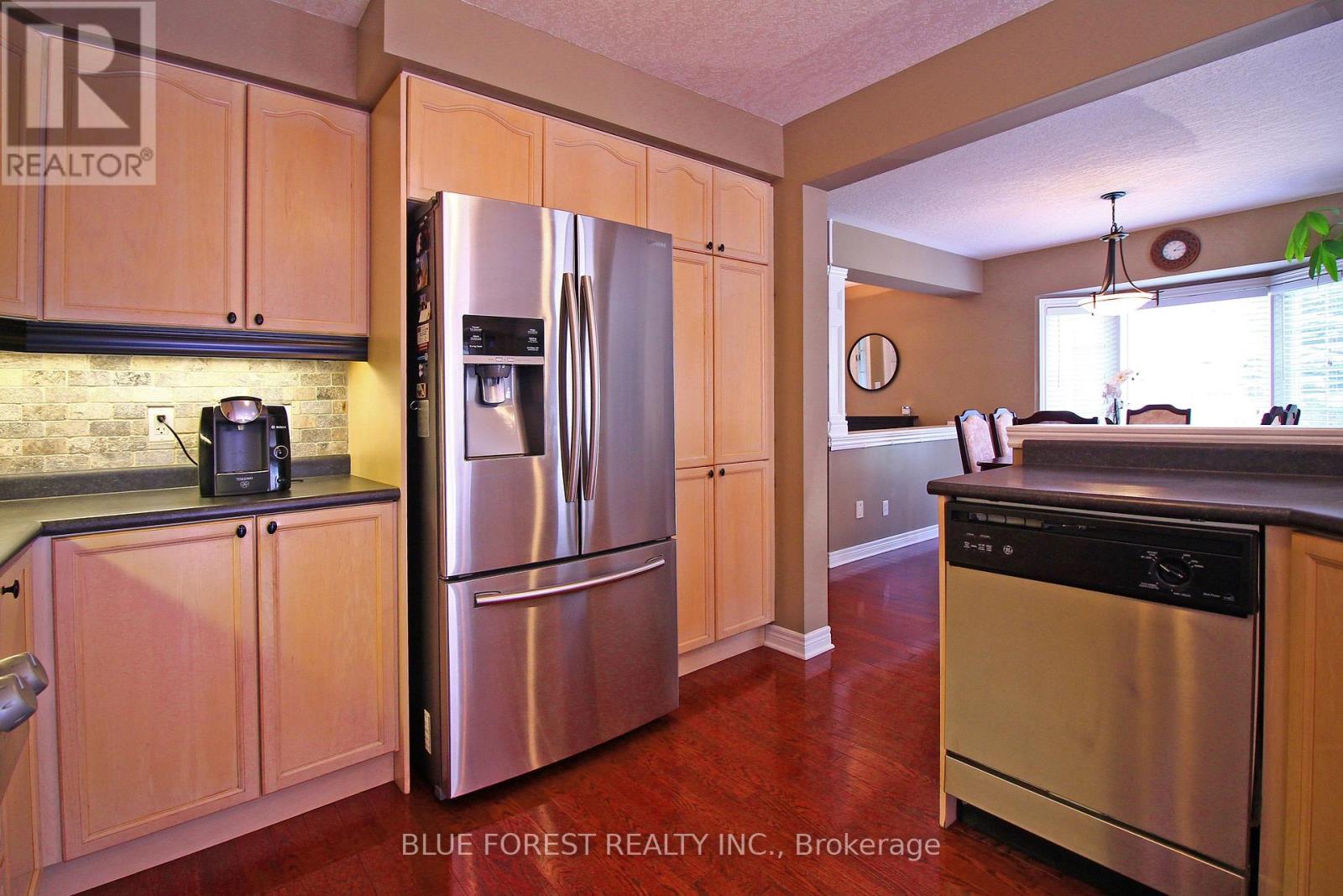 682 Hedgerow Place, London North, Ontario  N5X 4L6 - Photo 12 - X12550750