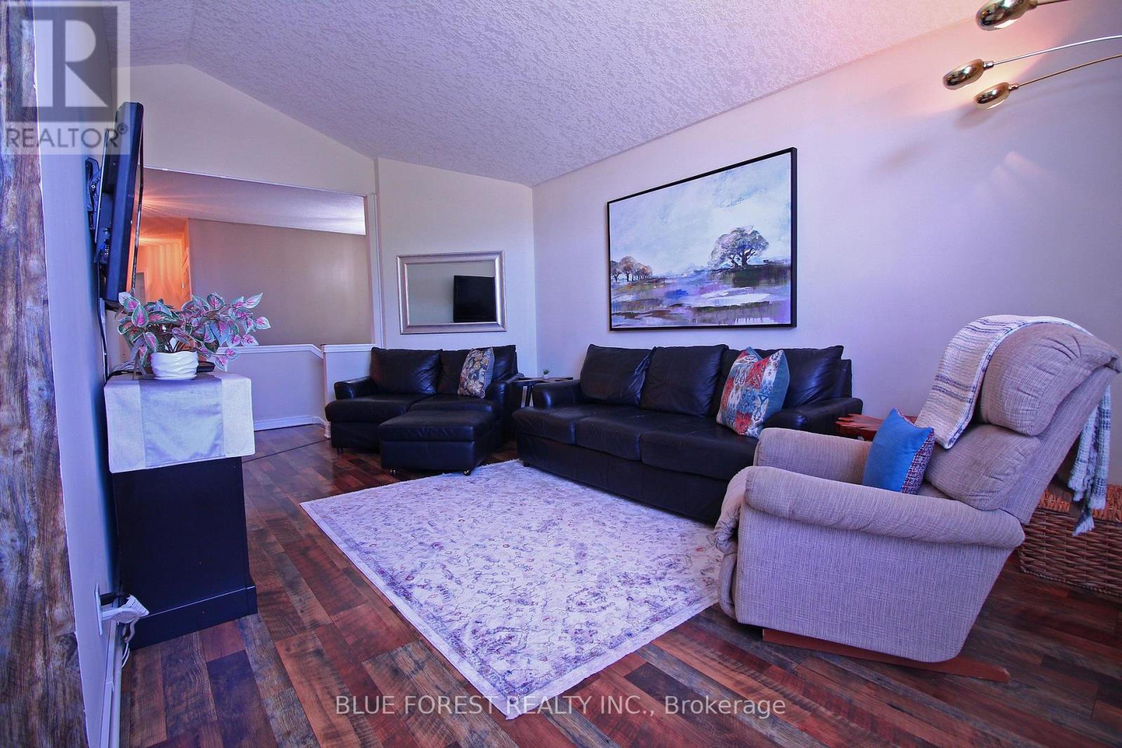 682 Hedgerow Place, London North, Ontario  N5X 4L6 - Photo 18 - X12550750