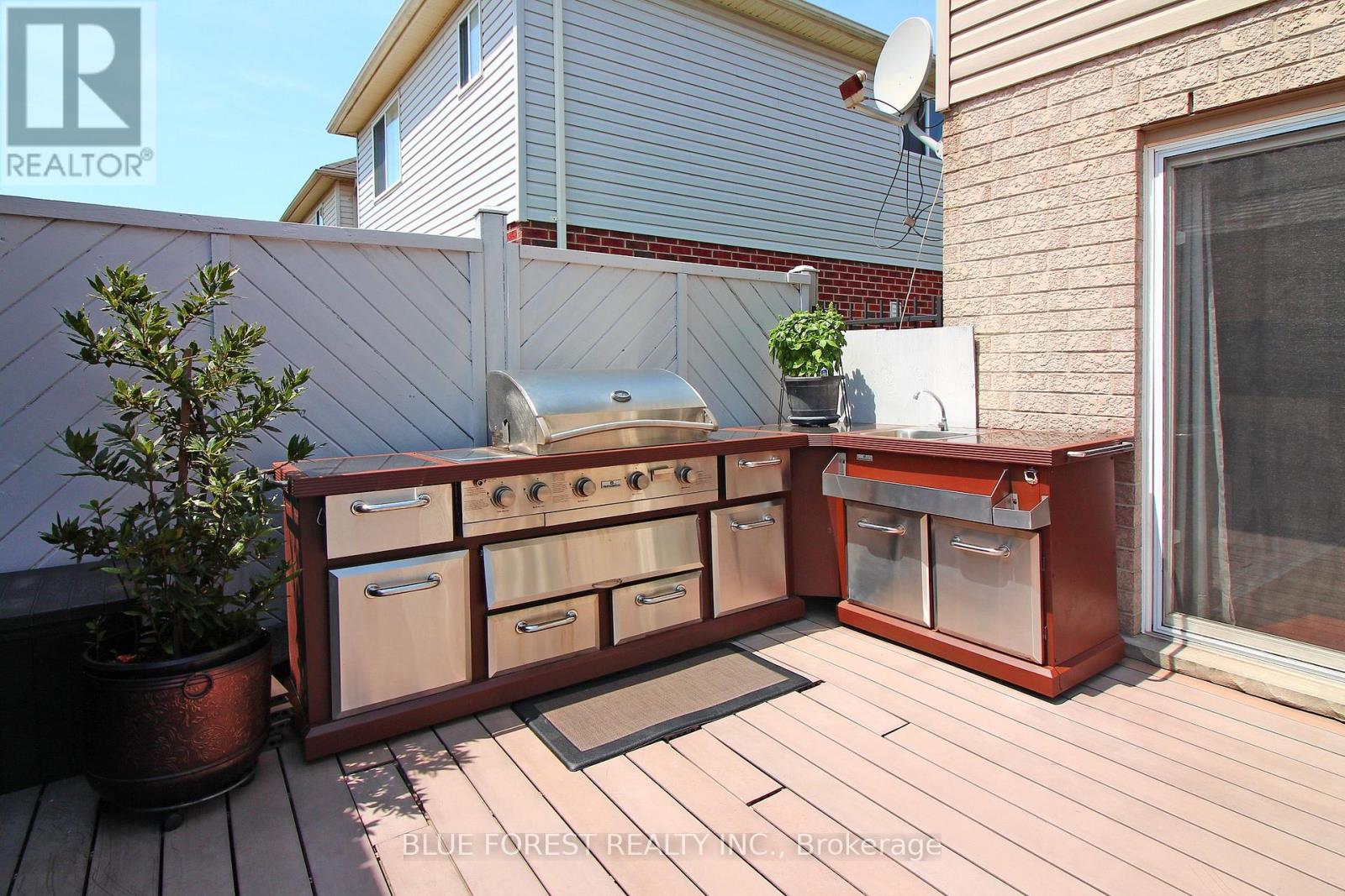 682 Hedgerow Place, London North, Ontario  N5X 4L6 - Photo 38 - X12550750