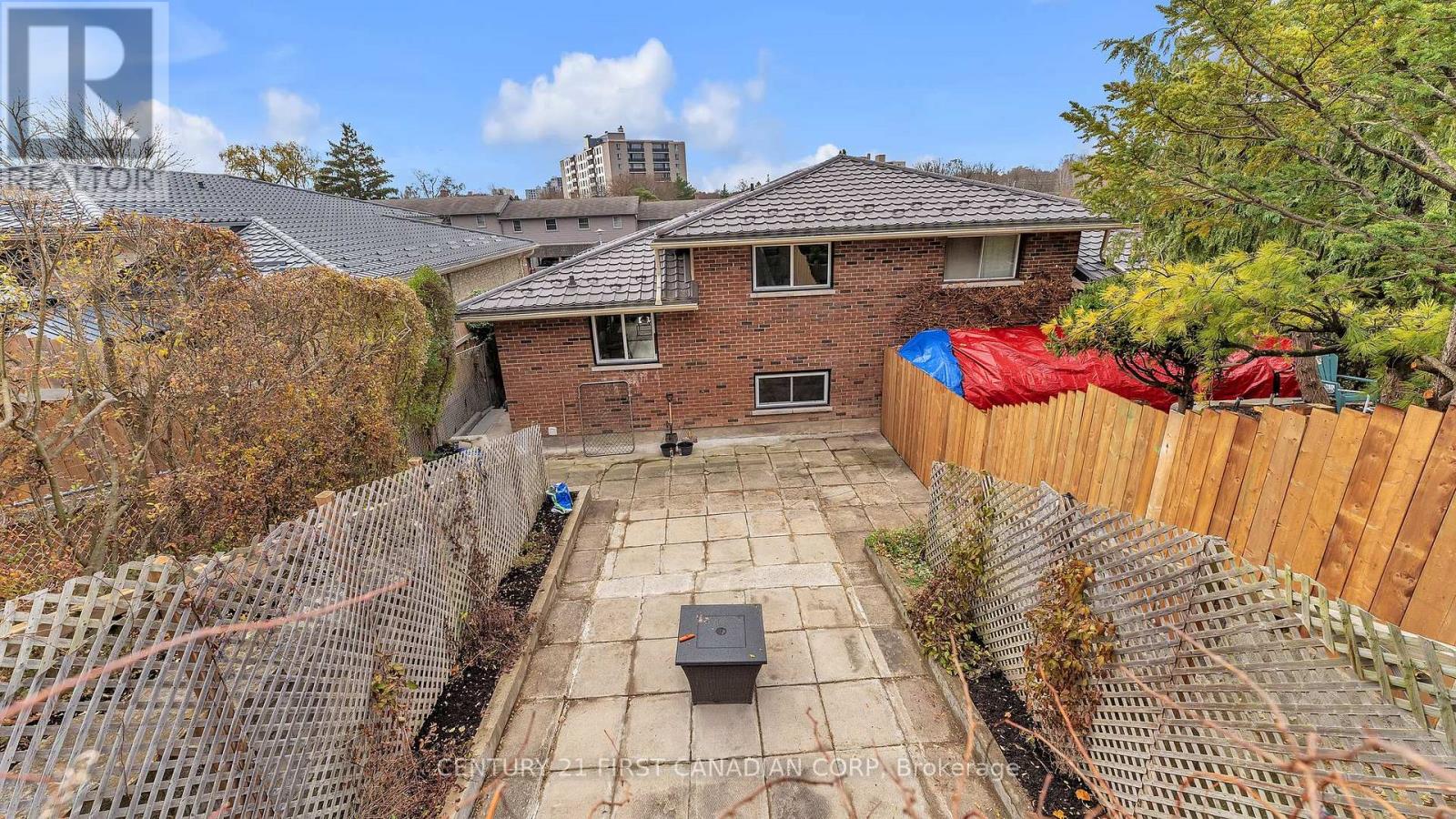 330 Southcrest Drive, London South, Ontario  N6J 1N4 - Photo 27 - X12550916