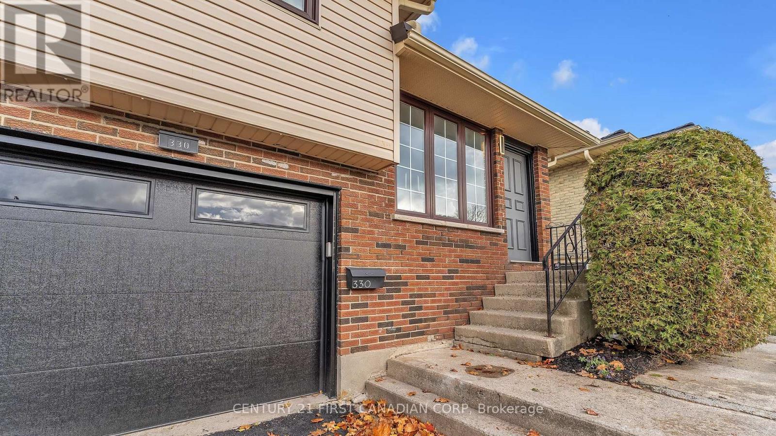 330 Southcrest Drive, London South, Ontario  N6J 1N4 - Photo 3 - X12550916