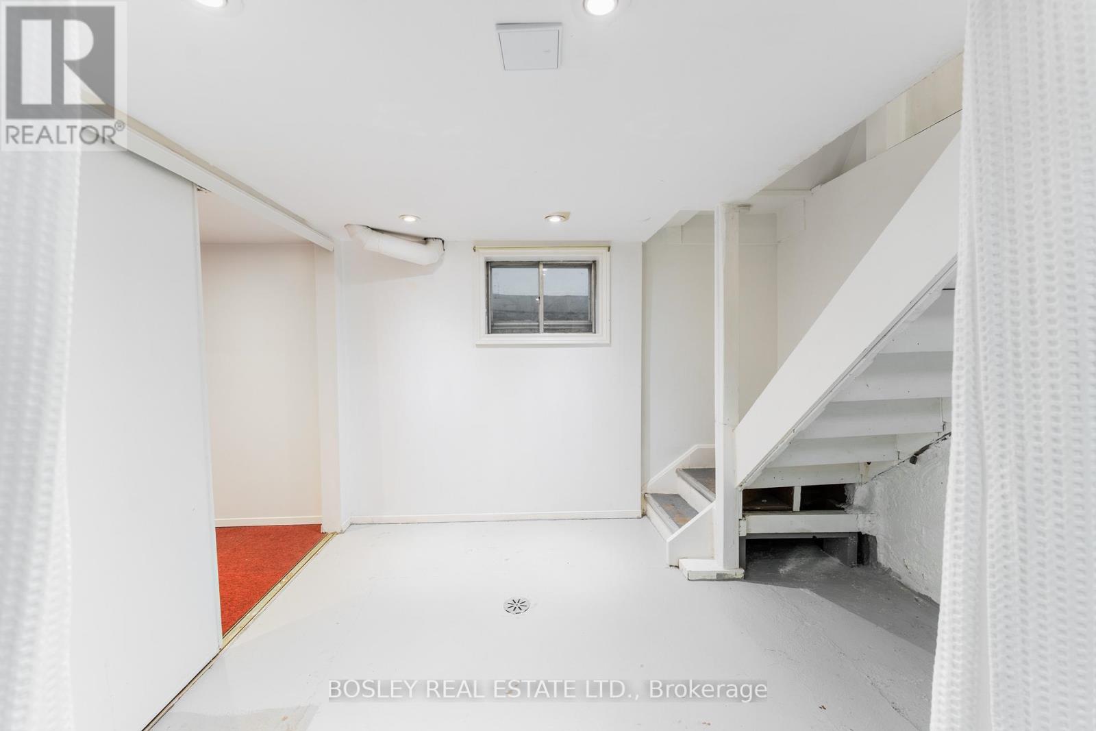 203 Virginia Avenue, Toronto, Ontario  M4C 2T6 - Photo 16 - E12550578