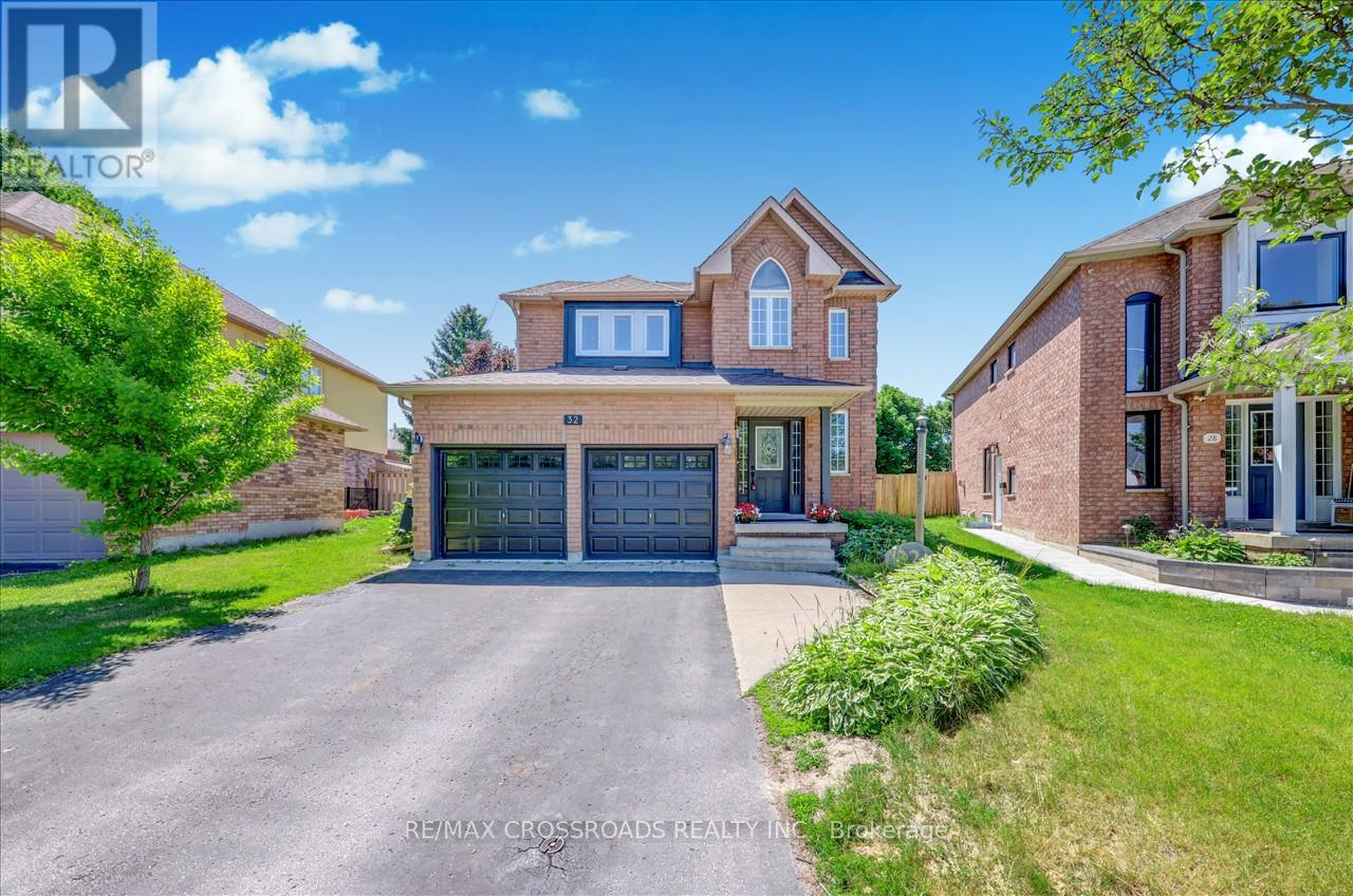 32 Dart Court, Clarington, Ontario  L1C 5C6 - Photo 2 - E12550654